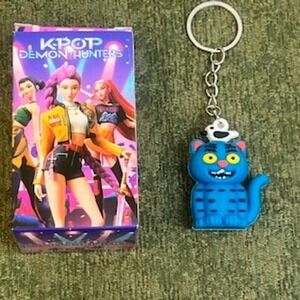 Derpy Tiger Kpop Demon Hunters Blue Cat Bird Charm Keychain New in Box